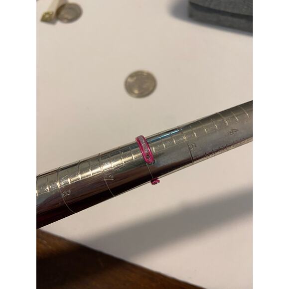 Bright pink glitter toe ring size 4.5 - Picture 3 of 4